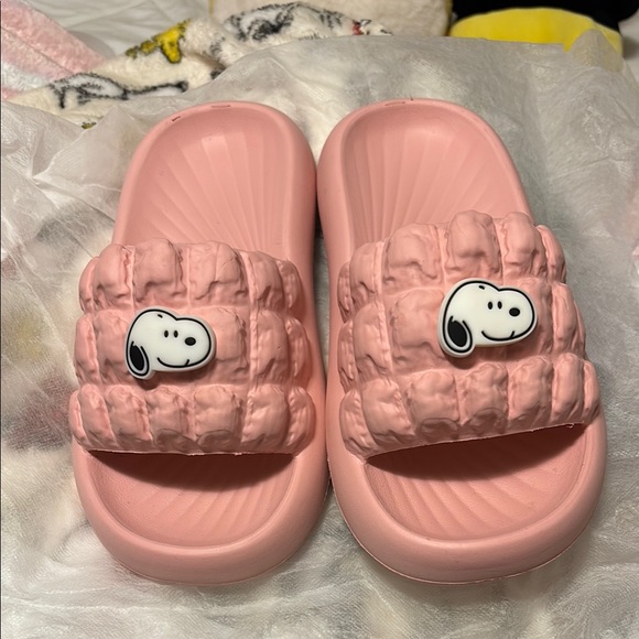 Snoopy Pink women Slide Sandals - Picture 1 of 1